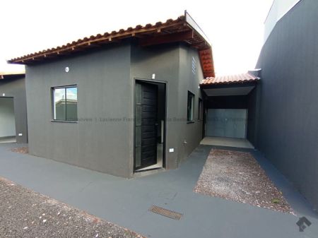 Casa-Térrea-Condomínio em Guanandi