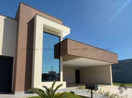Casa-Térrea-Condomínio em Royal Park