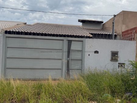 Casa-Térrea em Vila Neuza
