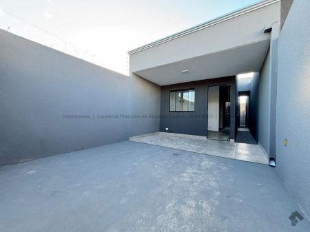Casa-Térrea em Aero Rancho