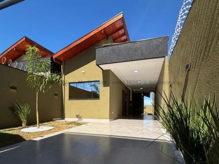 Casa-Térrea em Jardim Seminário