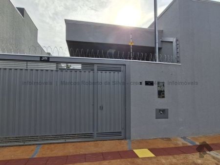 Casa-Térrea em Aero Rancho