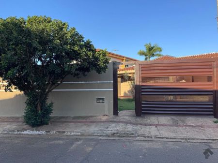 Casa-Térrea em Vila Sobrinho