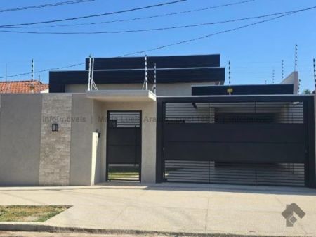 Casa-Térrea em Jardim Panamá