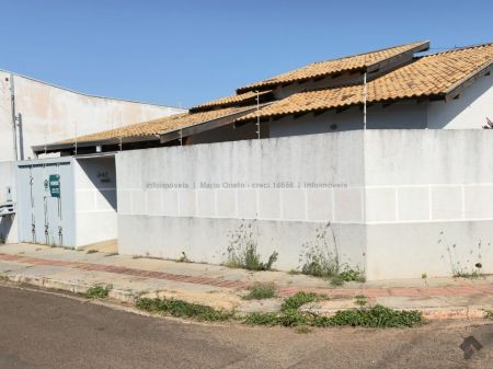 Casa-Térrea em Vila Sobrinho