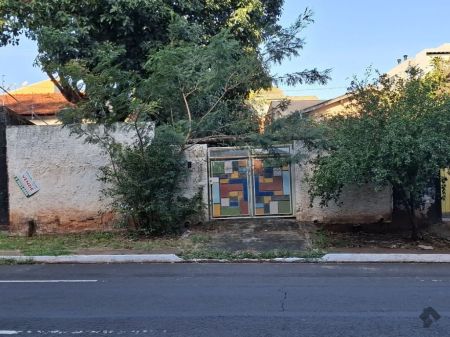 Casa-Térrea em Vila do Polonês
