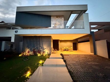Sobrado-Condomínio em Residencial Alphaville II