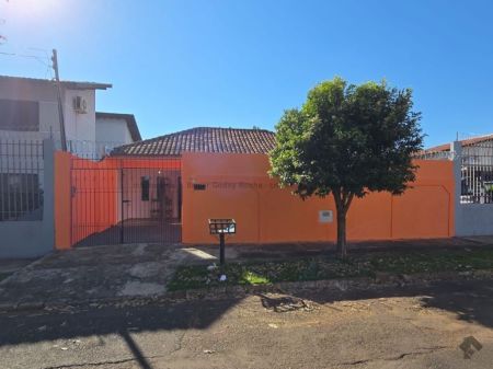 Casa-Térrea em Jardim São Lourenço