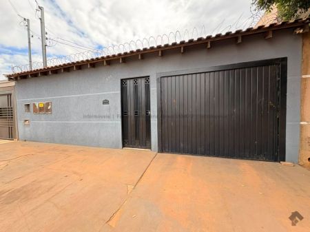 Casa-Térrea em Jardim Paulo Coelho Machado