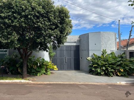 Casa Comercial em Jardim São Lourenço