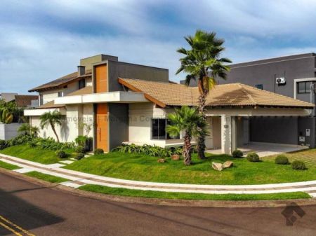 Sobrado-Condomínio em Pq. Residencial Damha II