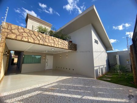 Casa-Térrea em Carandá
