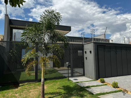 Casa-Térrea em Parque Alvorada