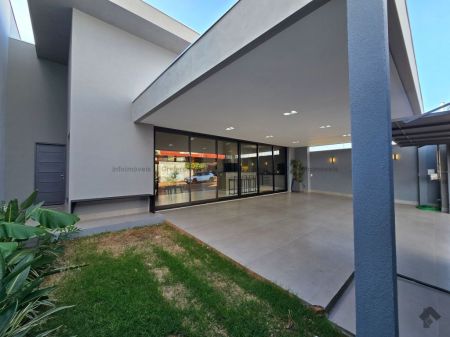 Casa-Térrea em Monte Castelo