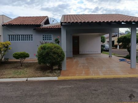 Casa-Térrea-Condomínio em Coophamat