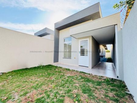 Casa-Térrea em Monte Castelo