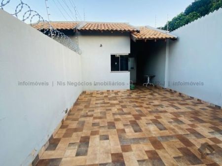 Casa-Térrea em Jardim Aeroporto