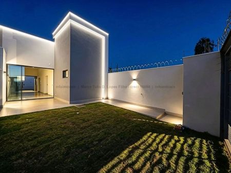 Casa-Térrea em Rita Vieira