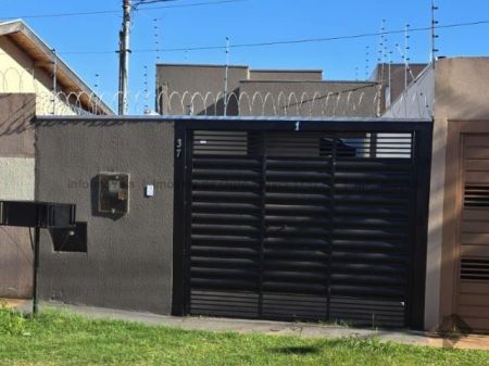 Casa-Térrea em Nova Campo Grande