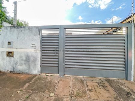 Casa-Térrea em Jardim Anache