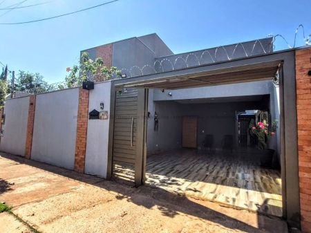 Casa-Térrea em Caiçara