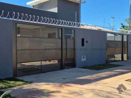 Casa-Térrea em Vila Cidade Morena