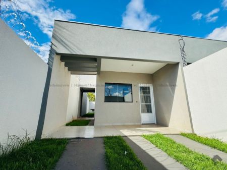 Casa-Térrea em Jardim Batistão