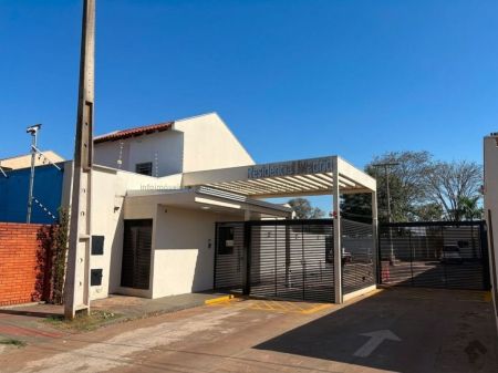 Sobrado-Condomínio em Pioneiros