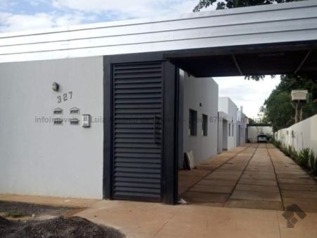 Casa-Térrea-Condomínio em Vila Santa Terezinha
