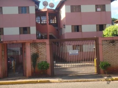 Apartamento em Aero Rancho