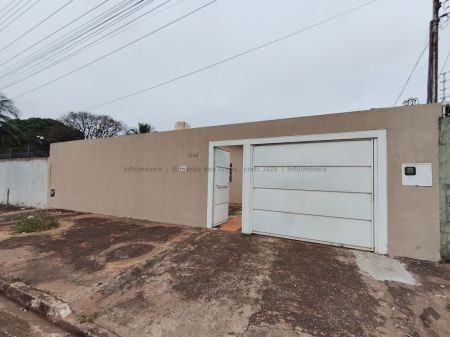 Casa-Térrea em Jardim Colibri