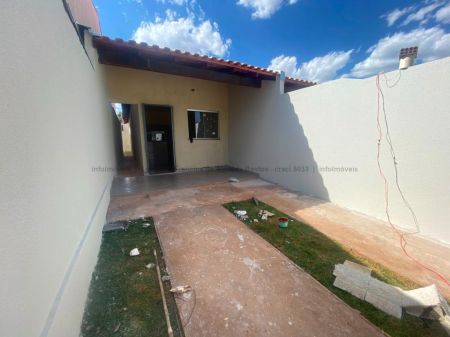 Casa-Térrea em Aero Rancho