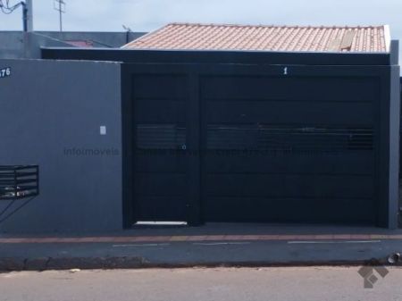 Casa-Térrea-Condomínio em Coophatrabalho