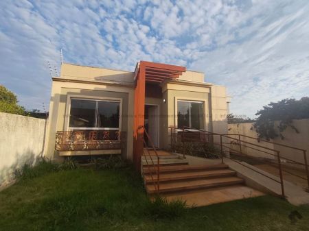 Casa-Térrea em Cruzeiro