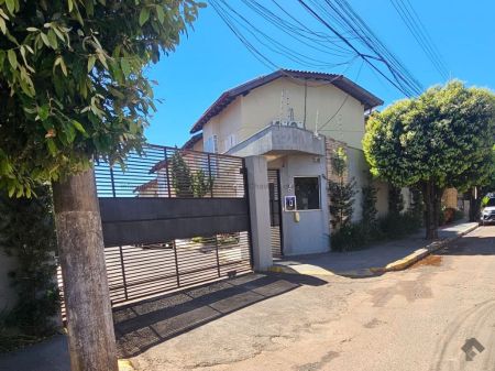 Sobrado-Condomínio em Chácara Cachoeira II