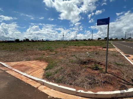 Terreno em Loteamento Villaggio Santa Inês