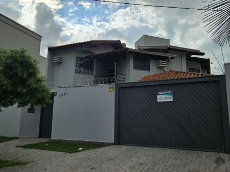 Sobrado em Vivendas do Bosque