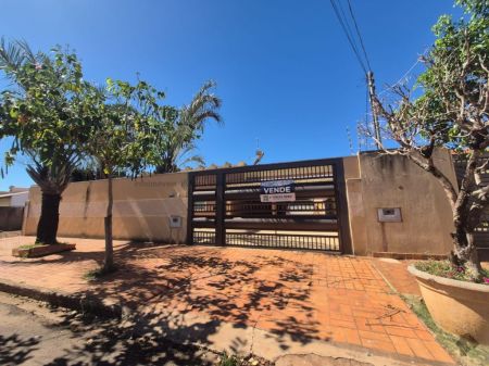 Casa-Térrea em Nova Campo Grande
