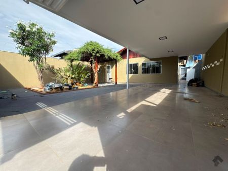 Casa-Térrea em Jardim Leblon