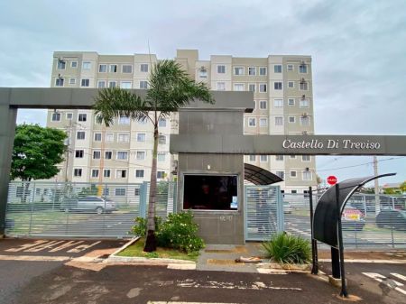Apartamento em Vila Carlota