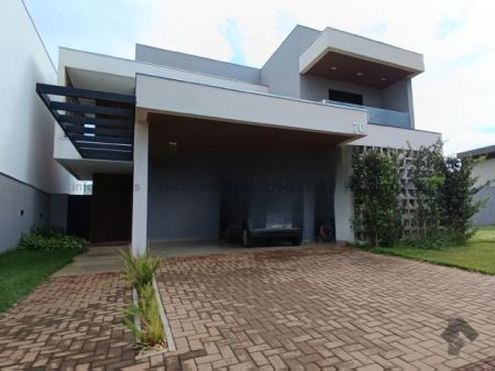 Sobrado-Condomínio em Residencial Porto Unique