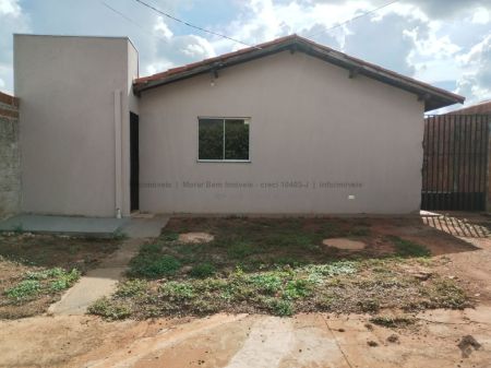 Casa-Térrea-Condomínio em Jardim Centenário