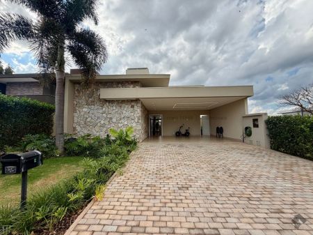 Casa-Térrea-Condomínio em Residencial Alphaville III