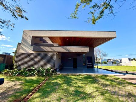 Casa-Térrea-Condomínio em Residencial Alphaville II