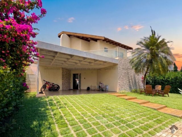 Sobrado-Condomínio 4 dormitórios 4 vagas à Venda em Residencial Alphaville, Campo Grande MS
