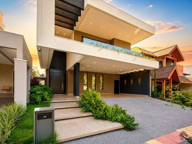 Sobrado-Condomínio 4 dormitórios 4 vagas para Alugar em Pq. Residencial Damha IV, Campo Grande MS