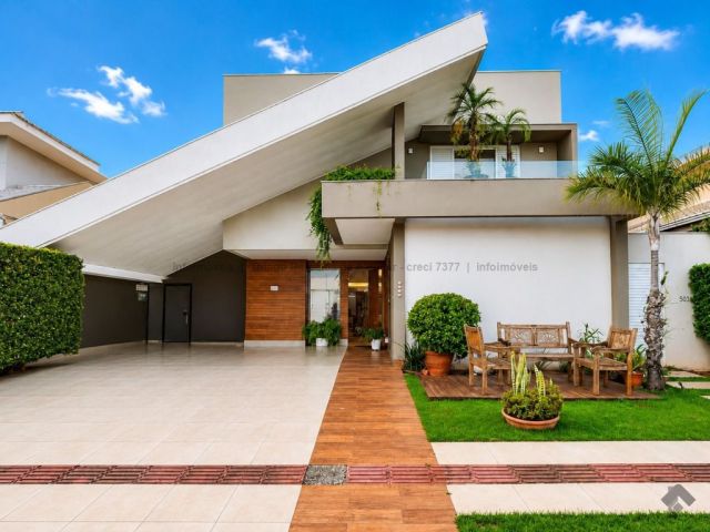 Sobrado-Condomínio 3 dormitórios 5 vagas à Venda em Pq. Residencial Damha I, Campo Grande MS