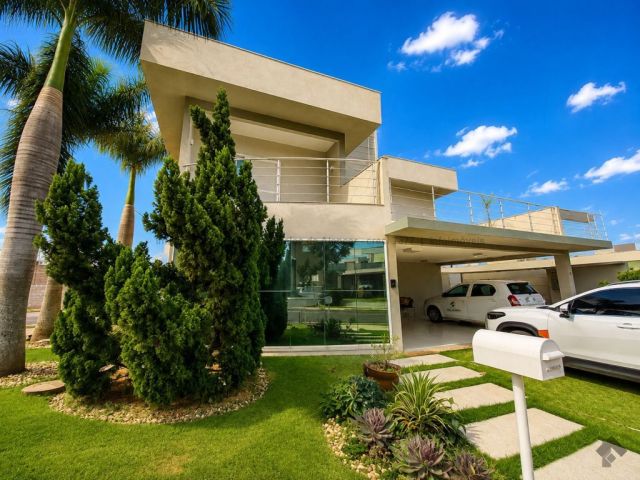 Sobrado-Condomínio 3 dormitórios à Venda em Pq. Residencial Damha III, Campo Grande MS