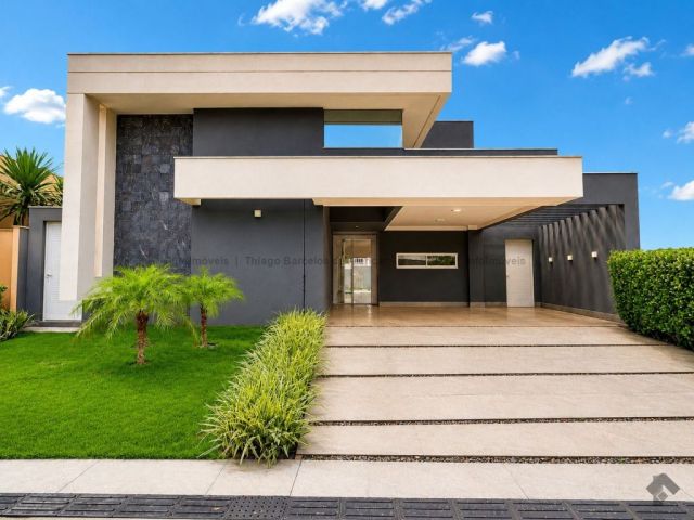 Sobrado-Condomínio 3 dormitórios à Venda em Pq. Residencial Damha III, Campo Grande MS