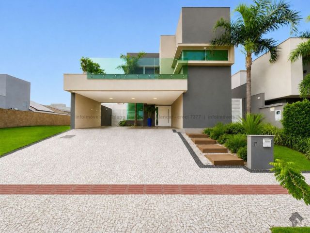 Sobrado-Condomínio 4 dormitórios 4 vagas à Venda em Pq. Residencial Damha III, Campo Grande MS